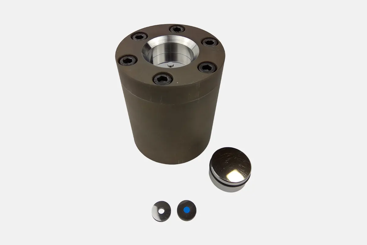 Пресс-формы малых диаметров для запрессовки в многоразовые стальные кольца с конструктивным ограничением нагрузки на пуансон